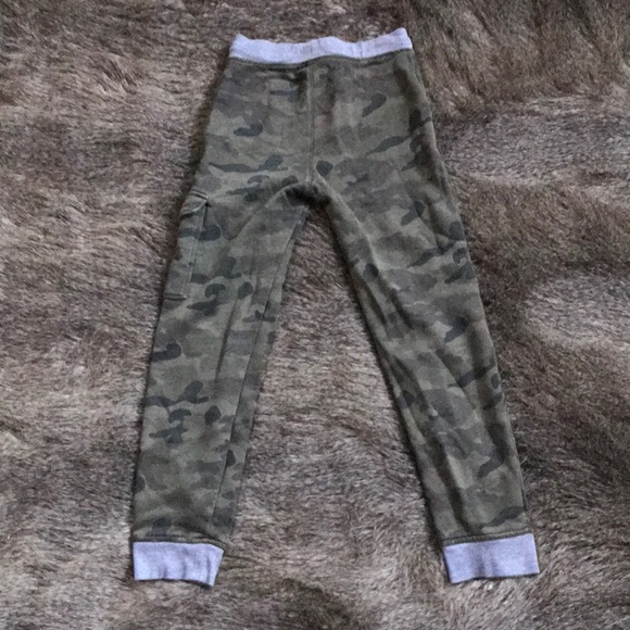 OLD NAVY CAMMO JOGGERS - Picture 2 of 4